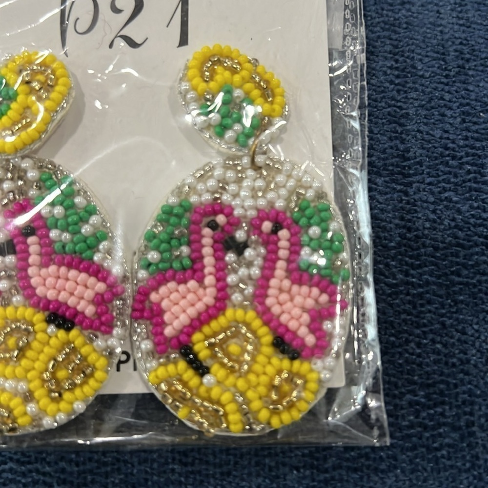 P21 Women’s Beaded Dangling Oval Beaded Flamingo Earrings Multicolored Tropical - Picture 2 of 4